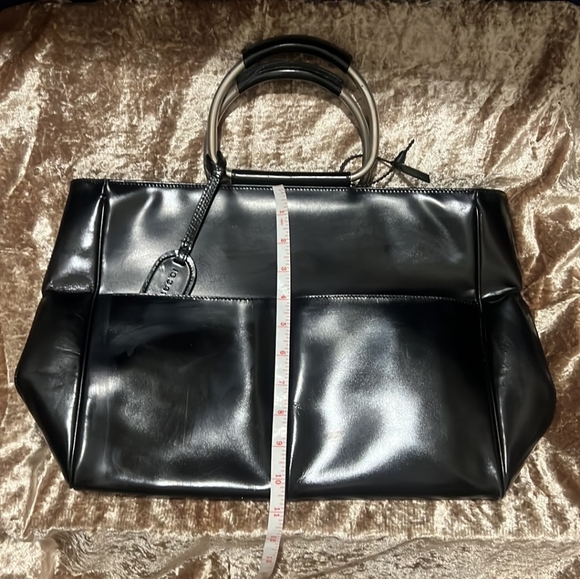Authentic Gucci Black Patent Leather Tote - Picture 4 of 11